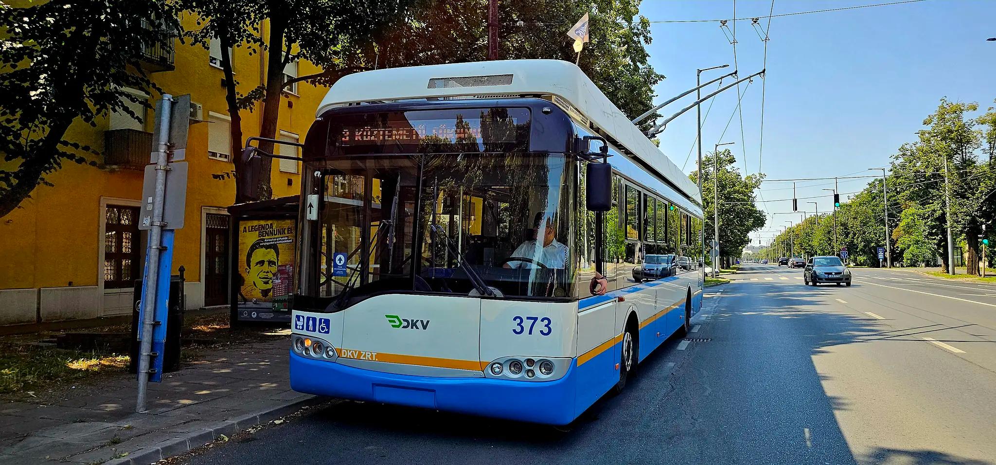 Díjmentes utazás a kézilabda meccsre, mostantól valamennyi DKV járaton!