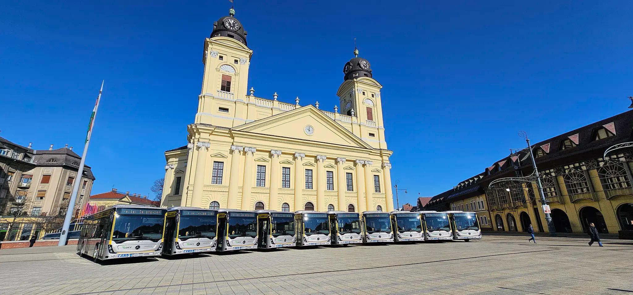 Tíz új autóbusz áll forgalomba Debrecenben