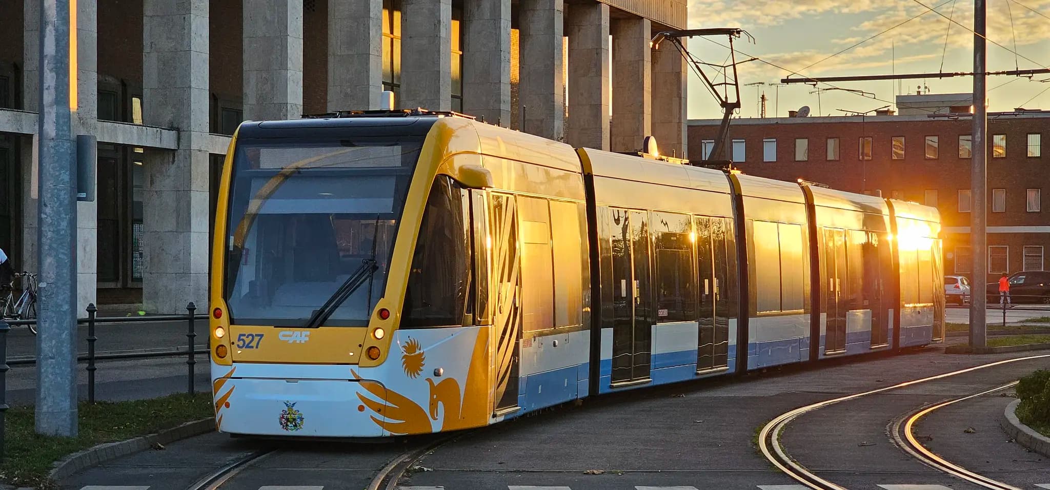 Pályakarbantartási munkák a Petőfi téren